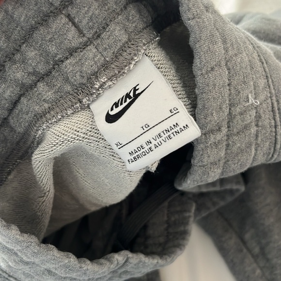 Nike Girls XL Grey Sweatpants - Picture 2 of 2